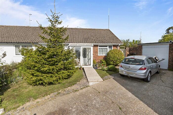 2 Bedroom Bungalow For Sale In Barons Way, Polegate, BN26