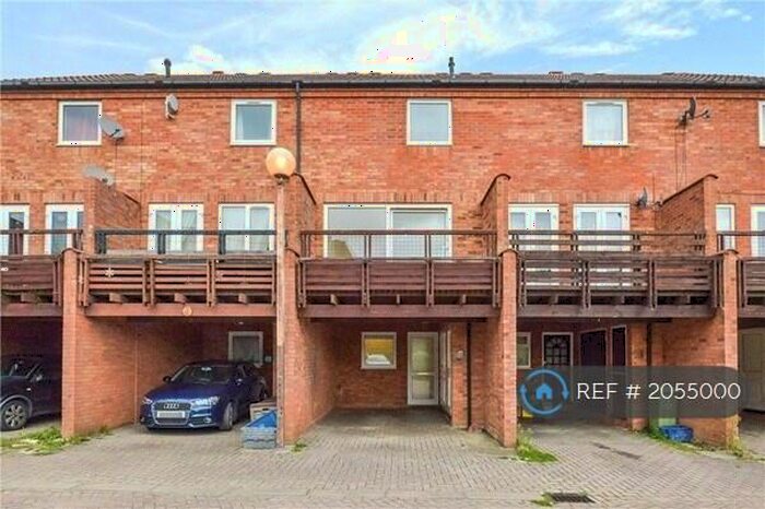 3 Bedroom Terraced House To Rent In Taylors Mews, Neath Hill, Milton Keynes, MK14