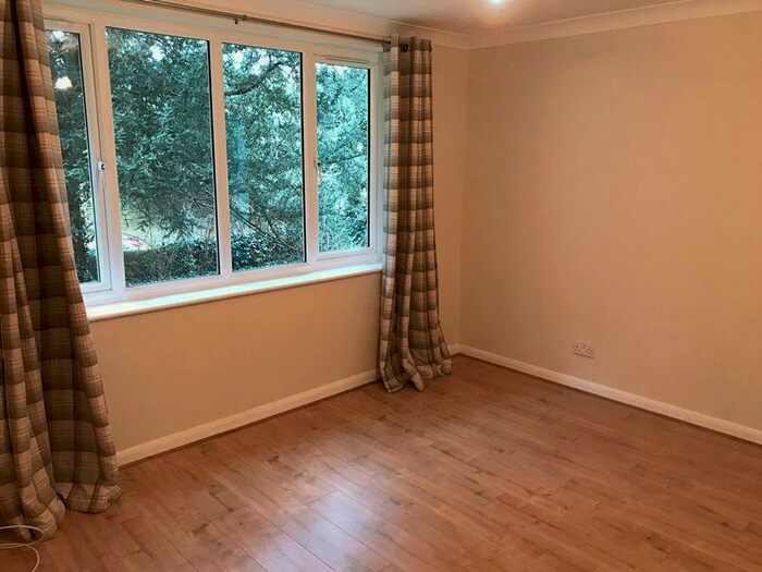 2 Bedroom Apartment To Rent In Lizmans Court, East Oxford, OX4