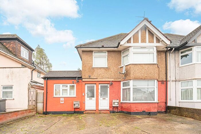 1 Bedroom Flat To Rent In Hendon Way, Cricklewood, London, NW2