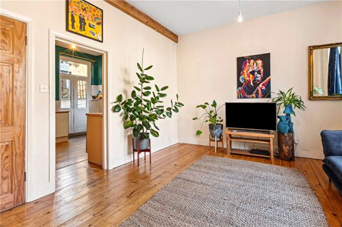 1 Bedroom Flat For Sale In Dagnan Road, Clapham South, SW12