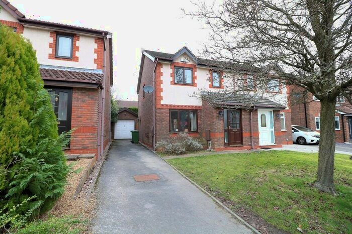 3 Bedroom Semi-Detached House To Rent In Barton Drive, Knowle, B93