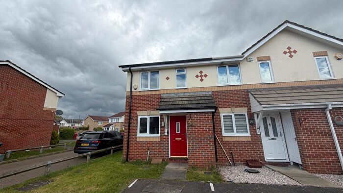 2 Bedroom House To Rent In Palace Close, Slough, SL1