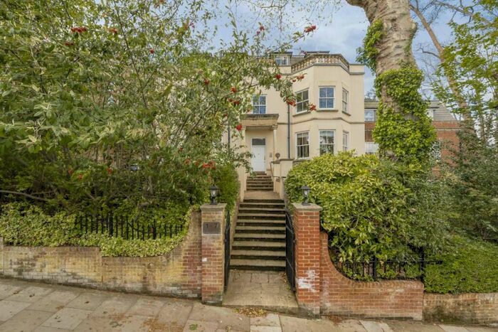 2 Bedroom Flat To Rent In Parklands, Highgate, N6