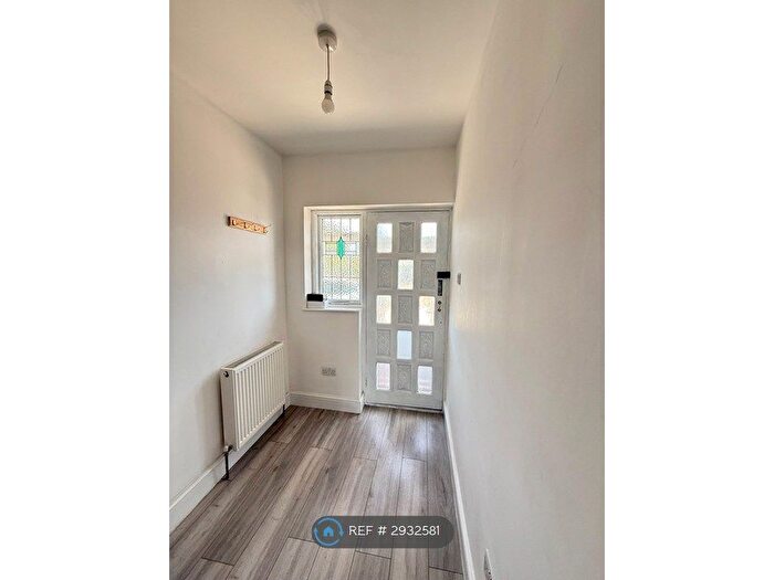 3 Bedroom End Terrace House To Rent In London Road, Grays, RM17