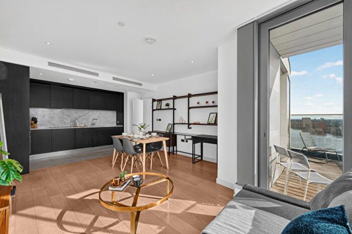 1 Bedroom Flat For Sale In Charrington Tower, Biscayne Avenue, E14