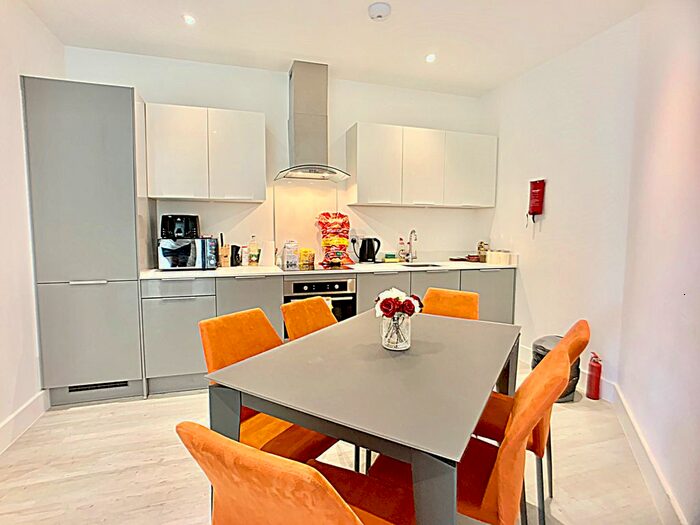 2 Bedroom Flat To Rent In Kingsway Link, Bedford, MK42