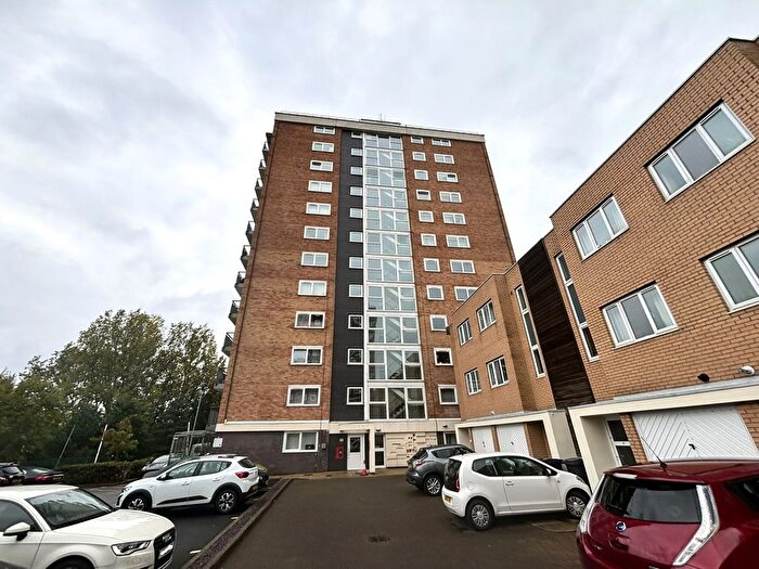 1 Bedroom Flat To Rent In Lakeside Rise, Manchester, M9