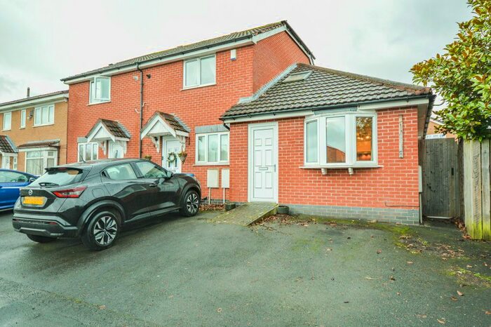 1 Bedroom Mews To Rent In Barlow Road, Broadheath, Altrincham, WA14