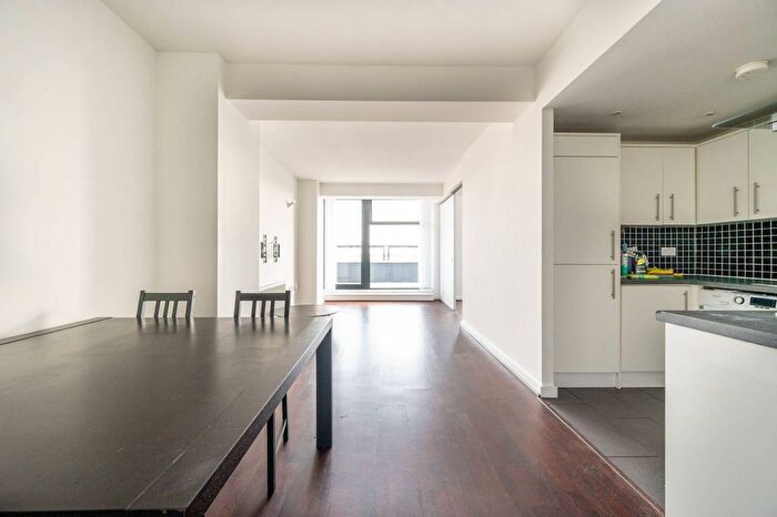 2 Bedroom Flat To Rent In Bridgepoint Lofts, Forest Gate, London, E7