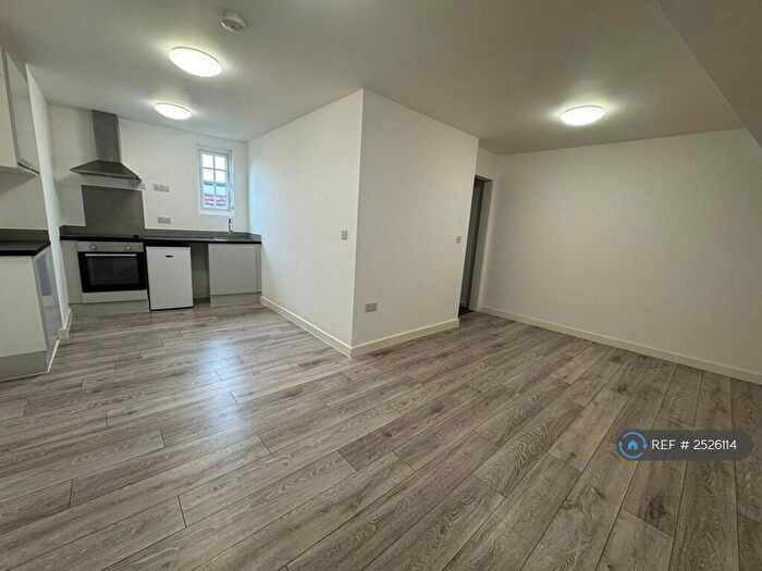 1 Bedroom Flat To Rent In Golders Way, London, NW11