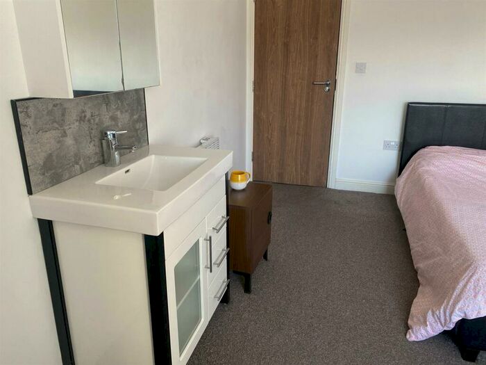 5 Bedroom Private Hall To Rent In Flat, Pitt Street, Lancaster, LA1
