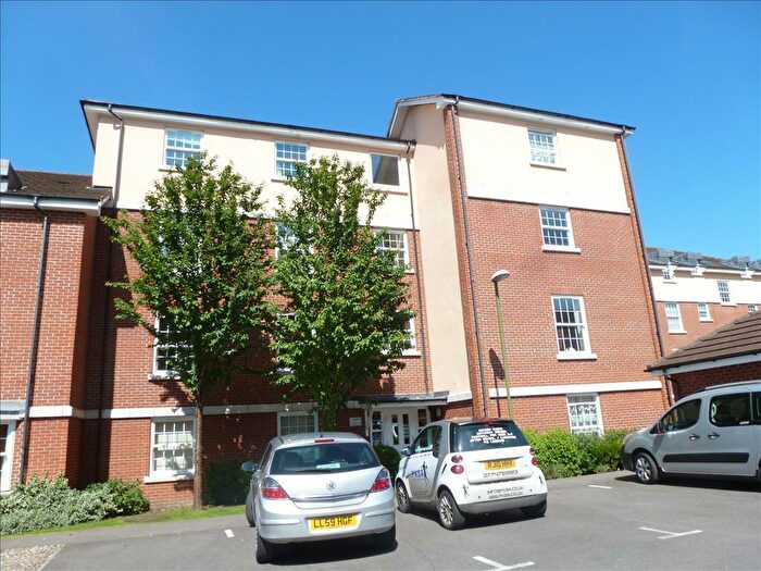 2 Bedroom Apartment To Rent In Merrifield Court, Welwyn Garden City, AL7