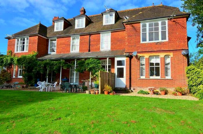 2 Bedroom Flat To Rent In Faversham Road, Boughton Lees, Ashford, TN25