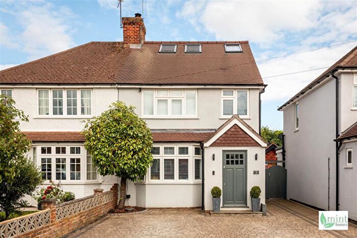 4 Bedroom Property For Sale In Wordsworth Road, Addlestone, KT15