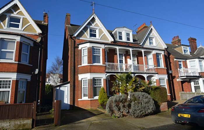 6 Bedroom Semi-Detached House For Sale In Leopold Road, Felixstowe, IP11
