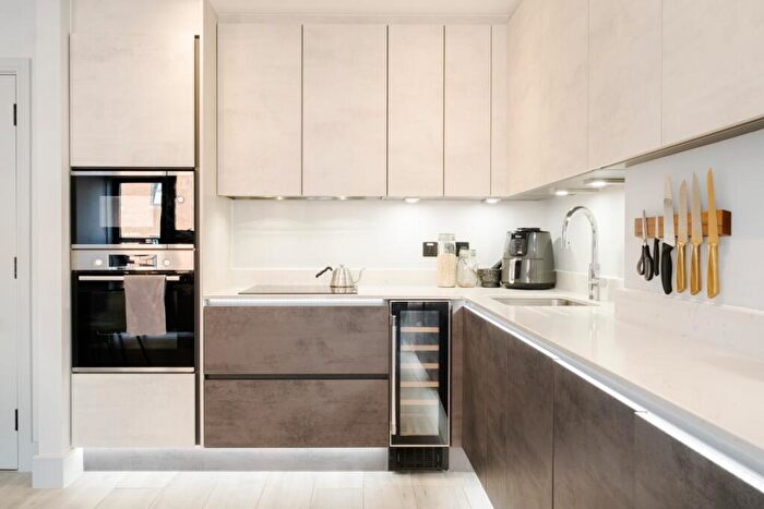 2 Bedroom Flat To Rent In Tottenham Lane London, N8