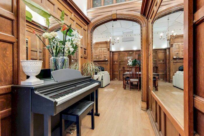 2 Bedroom Flat To Rent In Cockspur Street, St James's, London, SW1Y