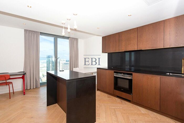 2 Bedroom Apartment To Rent In Landmark Pinnacle, Marsh Wall, Canary Wharf, E14