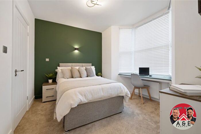 1 Bedroom Terraced House To Rent In Seaview Road, Kent, Gillingham, ME7