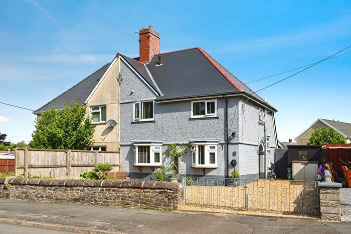 3 Bedroom Semi-Detached House For Sale In Glynhir Road, Pontarddulais, Swansea, SA4