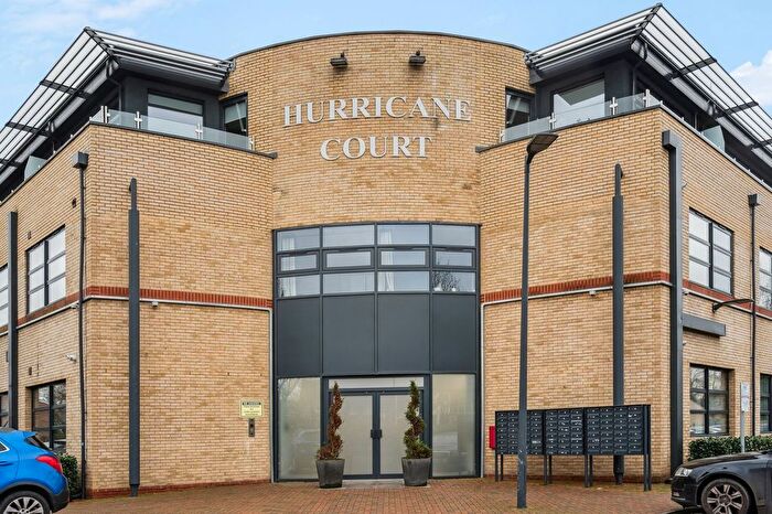 2 Bedroom Flat For Sale In Heron Drive, Langley, SL3