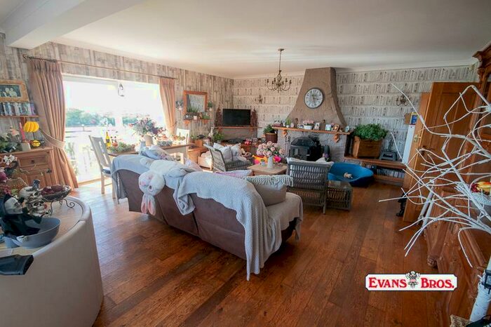5 Bedroom Smallholding For Sale In Llanarthney, Nr Carmarthen, SA32