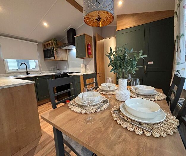 2 Bedroom Park Home For Sale In Pelham Road, Claxby, Market Rasen, LN8