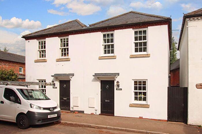 2 Bedroom Cottage For Sale In Park Road, Tring, HP23