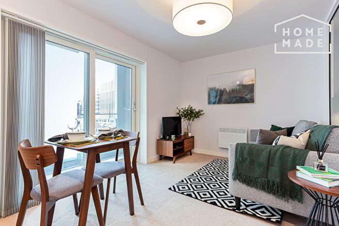 Flat To Rent In Aston Place, B1