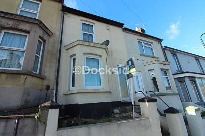 3 Bedroom Property To Rent In Victoria Road, Chatham, ME4