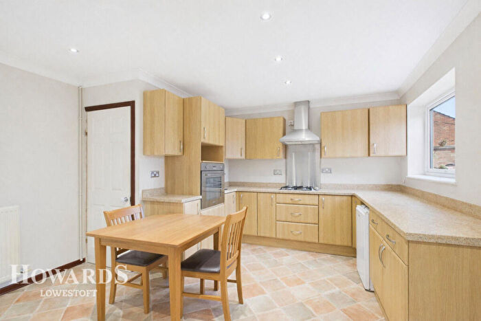 3 Bedroom Semi-Detached Bungalow For Sale In Colville Way, Lowestoft, NR33
