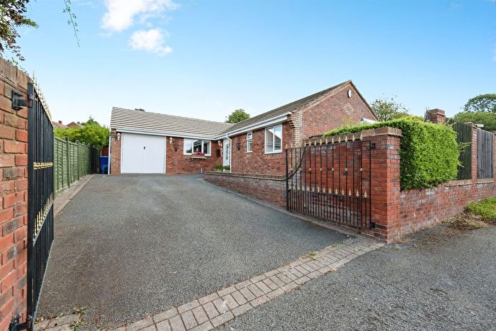 3 Bedroom Detached Bungalow For Sale In Summer Lane, Dudley, DY3