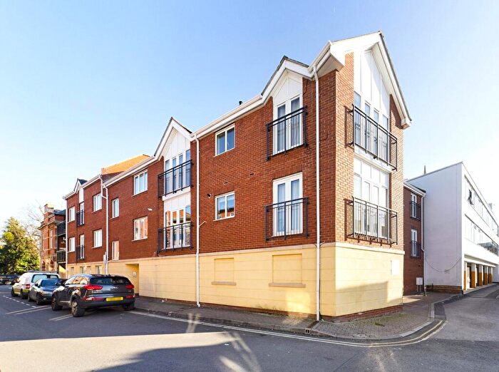 2 Bedroom Apartment To Rent In New Street, Cheltenham, Gloucestershire, GL50