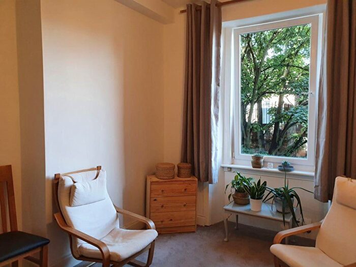 1 Bedroom Flat To Rent In T Rossie Place, Edinburgh, EH7