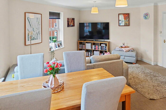 2 Bedroom Flat For Sale In Marlborough House, Newland Road, Banbury, OX16