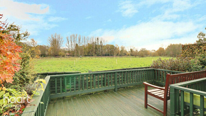 3 Bedroom Semi-Detached House For Sale In Osier Close, Scarning, NR19