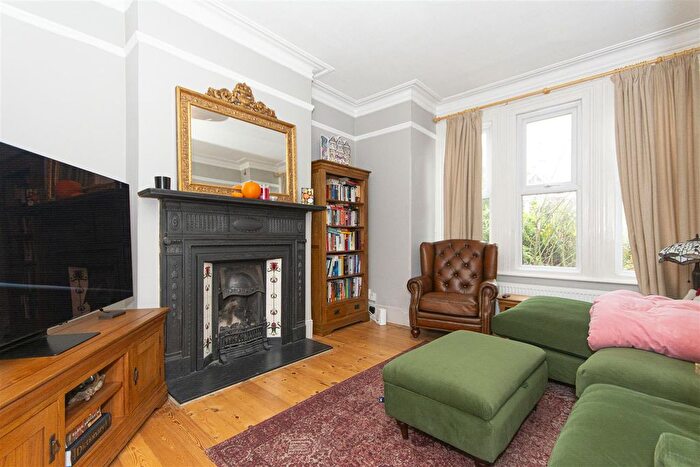 2 Bedroom Flat To Rent In Harborough Road, London, SW16