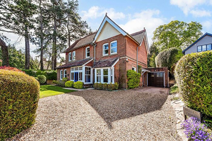 3 Bedroom Detached House For Sale In Hurdle Way, Compton Down, SO21