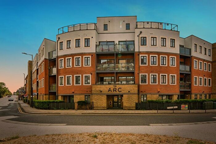 2 Bedroom Apartment For Sale In High Street, Aylesbury, HP20