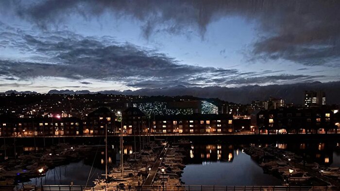 2 Bedroom Flat For Sale In Abbotsford House, Marina, Swansea, SA1