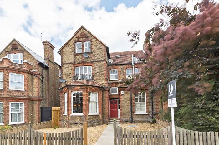 2 Bedroom Flat To Rent In Telford Avenue, Streatham Hill, SW2