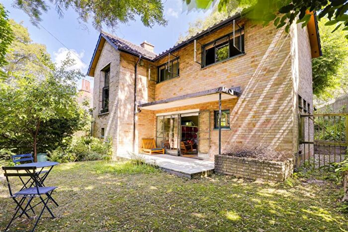 3 Bedroom Detached House For Sale In Tavistock Avenue, Nottingham, NG3