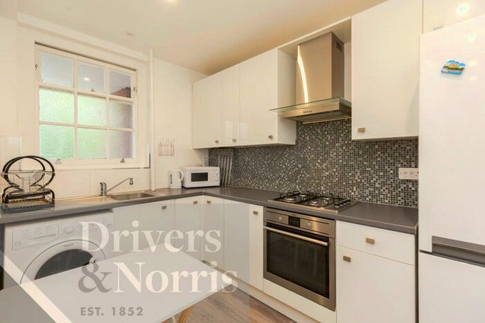 3 Bedroom Apartment To Rent In Parkhurst Court, Warlters Road, London, N7