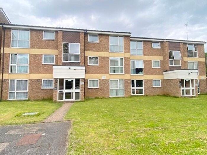2 Bedroom Flat To Rent In Jasmine Gardens, Harrow, Middlesex, HA2