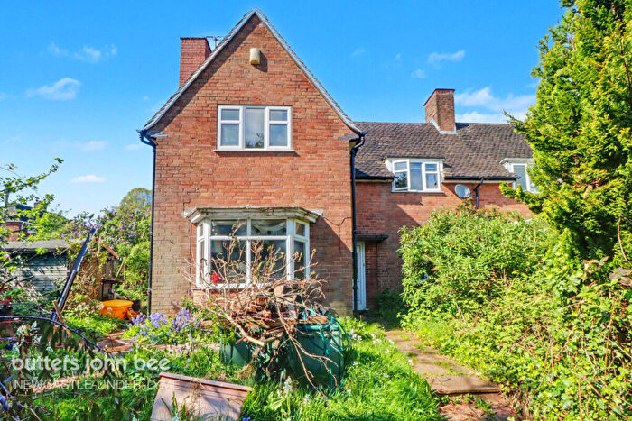 3 Bedroom Semi-Detached House For Sale In Dartmouth Avenue, Westlands, Newcastle, ST5