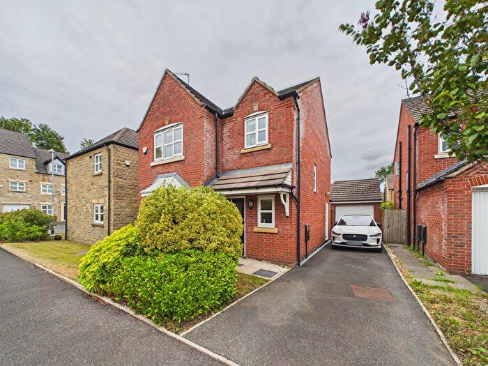 3 Bedroom Detached House For Sale In Viscount Drive, Middleton, Manchester, M24