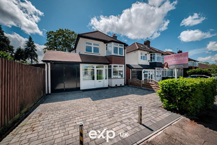 3 Bedroom Detached House For Sale In Painswick Road, Hall Green, Birmingham, B28