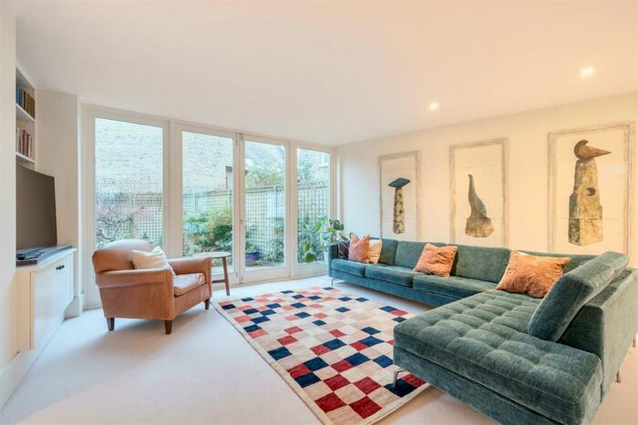 3 Bedroom House To Rent In Pilgrims Lane, Hampstead, NW3