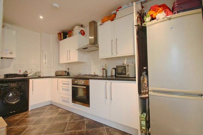 1 Bedroom Flat To Rent In Globe Court, Poole, BH15